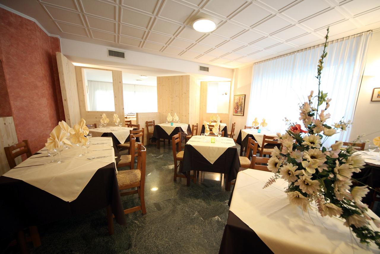 Hotel Italia Априка Екстериор снимка